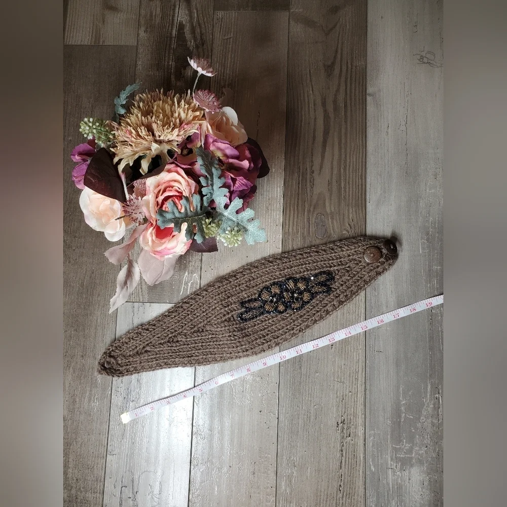 DAVID&YOUNG Brown Winter Crochet Floral Beaded Applique Headband NWOT